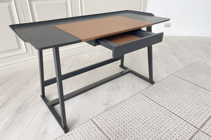 Bureau Recipio en bois laqué noir - 5