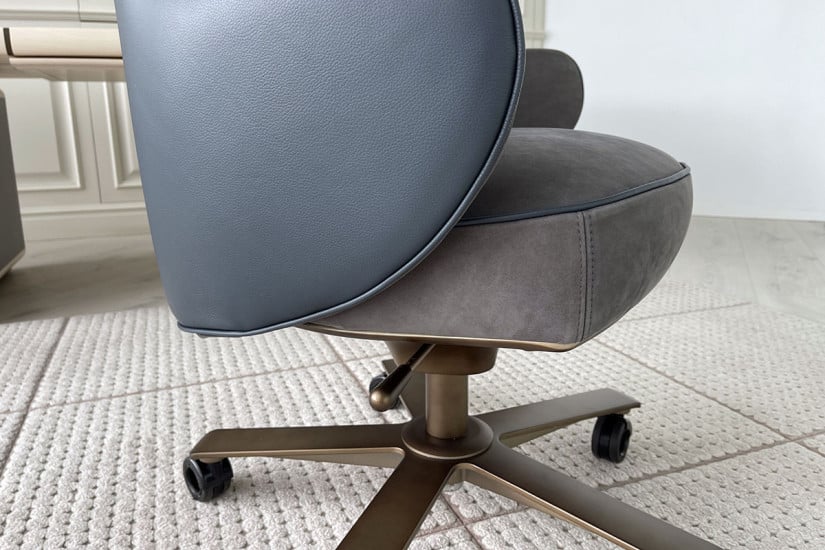 Fauteuil de direction Genius en cuir bleu (Offre Expo) Giorgetti - 5