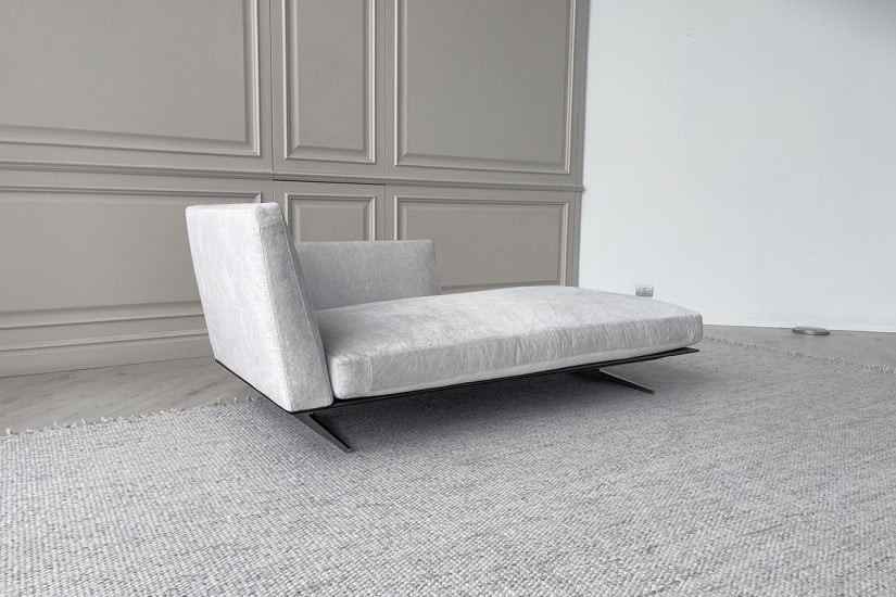 Evergreen White Leather Dormeuse (Expo Offer) Flexform - 2