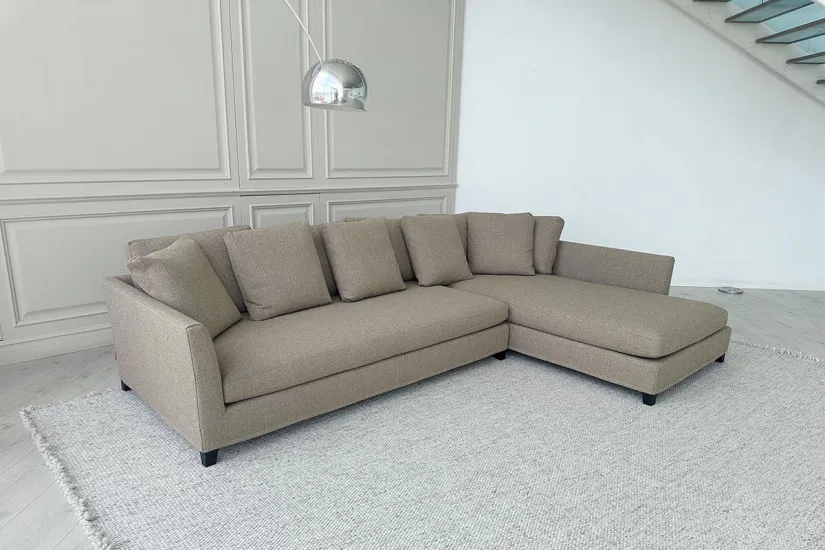 Victor Large Brown Sofa (Expo Offer) Flexform - 2