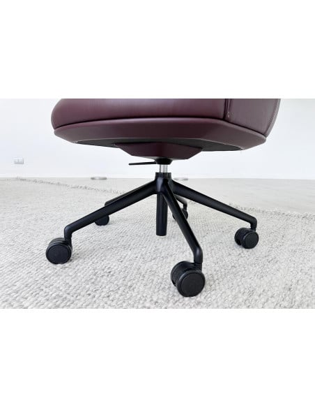 Archibald Task Managerial Bordeaux Armchair (Expo Offer) Poltrona Frau - 4