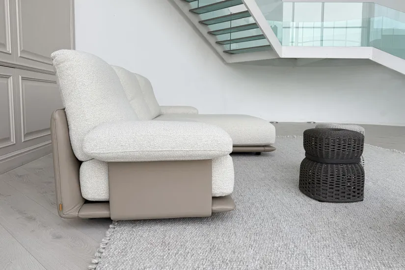 Blisscape White Sofa (Expo Offer) Poltrona Frau - 4