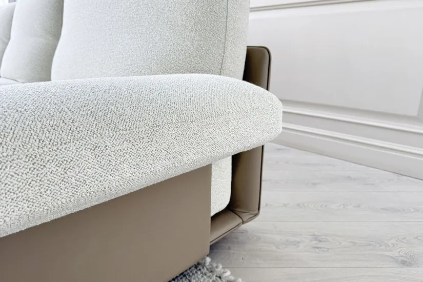Blisscape White Sofa (Expo Offer) Poltrona Frau - 6