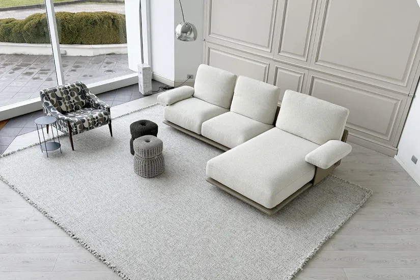 Blisscape White Sofa (Expo Offer) Poltrona Frau - 3