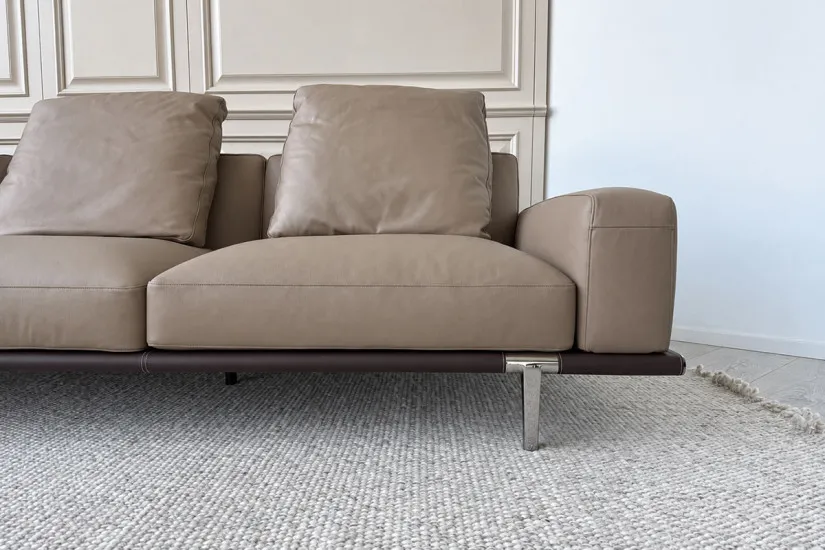Let It Be Beige Sofa (Expo Offer) Poltrona Frau - 4