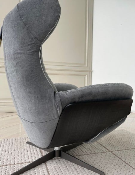Ilia Armchair (Expo Offer)