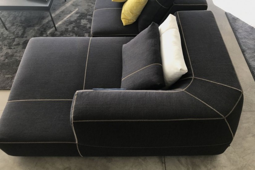 Bend Sofa in anthracite colour (Expo Offer)
