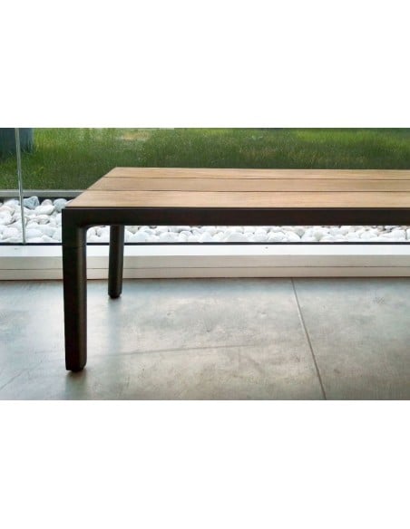 Illum Outdoor Bench (Expo Offer)