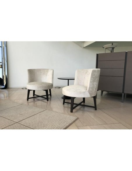 Hera Armchair (Expo Offer)