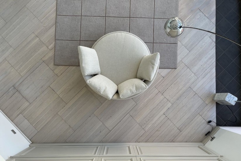 Amoenus Soft Swivel Sofa (Expo Offer)