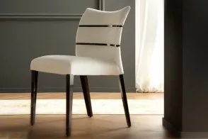 Chaise Oltre