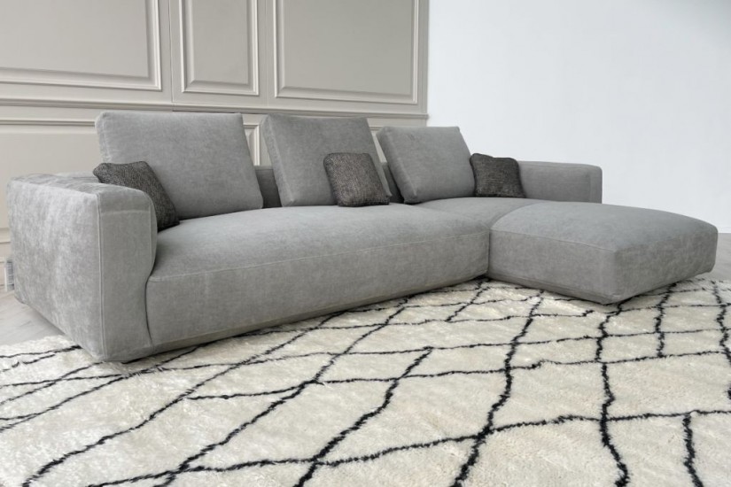 Pianoalto Sofa (Expo Offer)