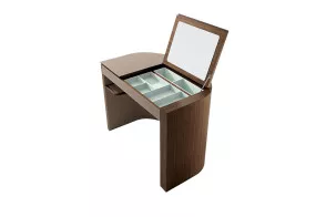 Venus Dresser 2
