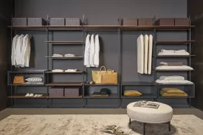 Roll Walk-In Closet 2