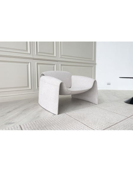 Le Club Sand Colored Armchair (Expo Offer) Poliform - 1