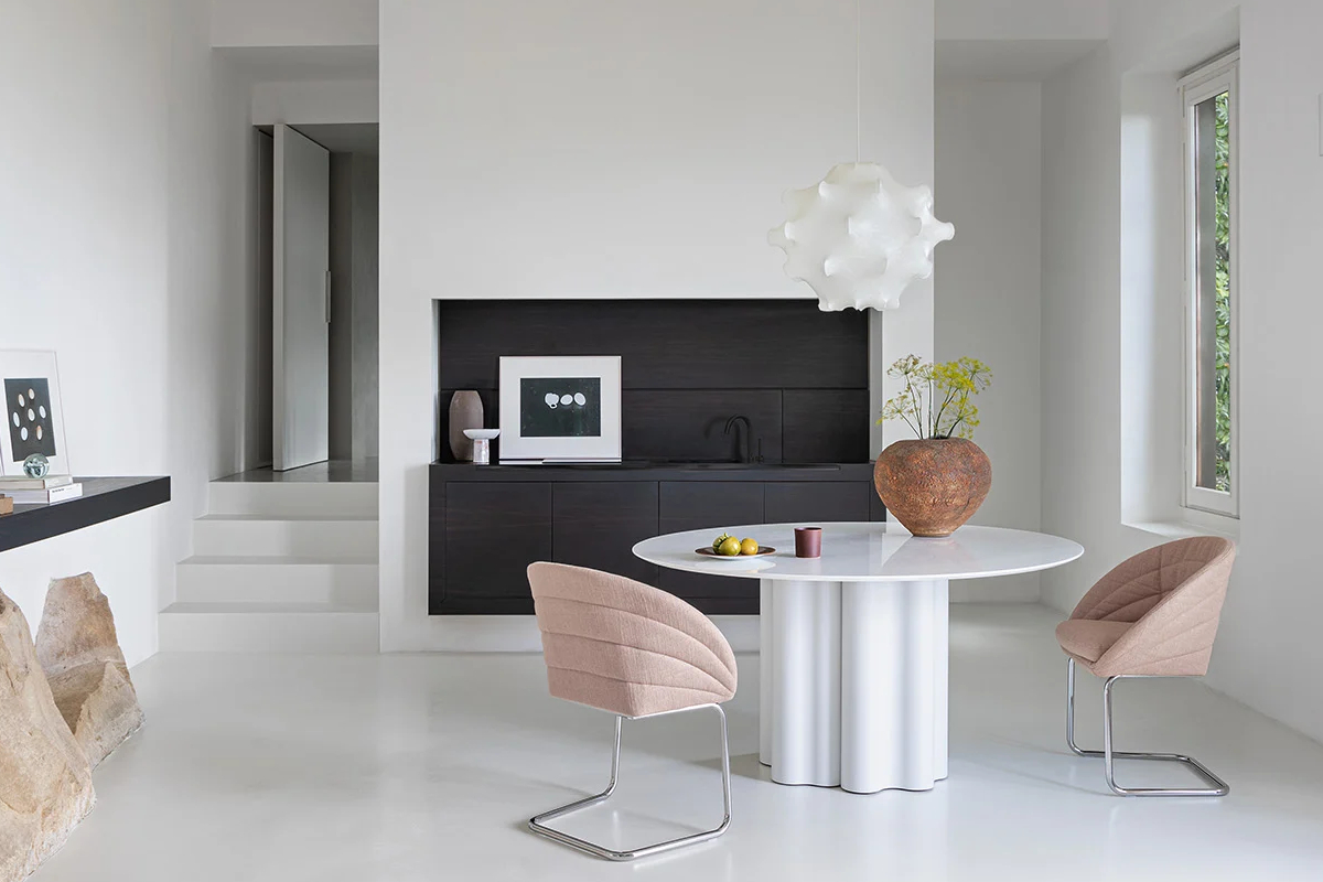 Teatro Magico Table by Saba