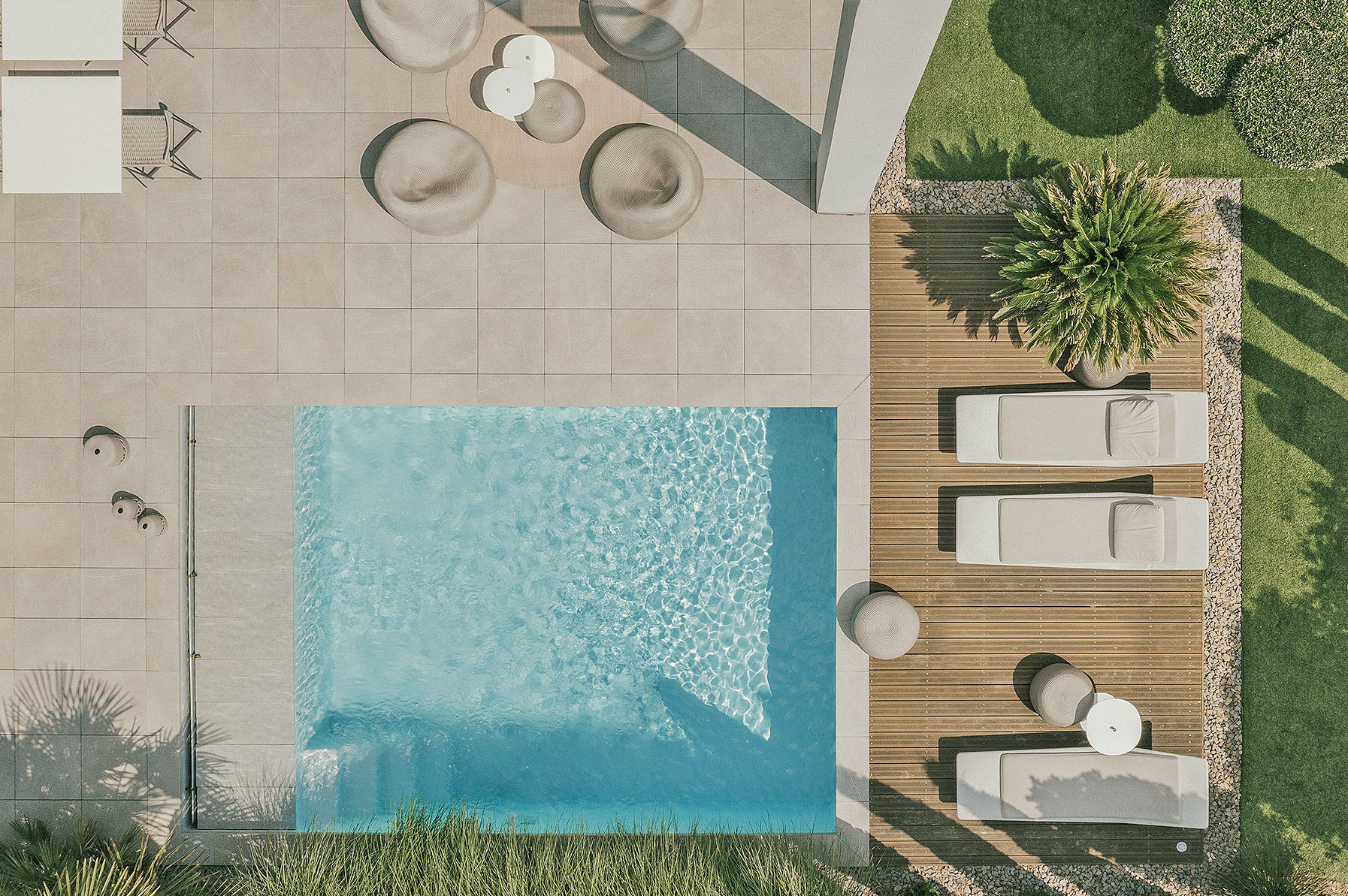 Surf outdoor Sunbed by Paola Lenti