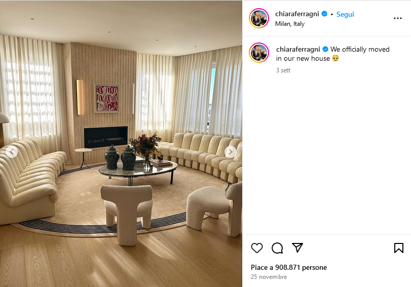 Chiara Ferragni divano De Sede