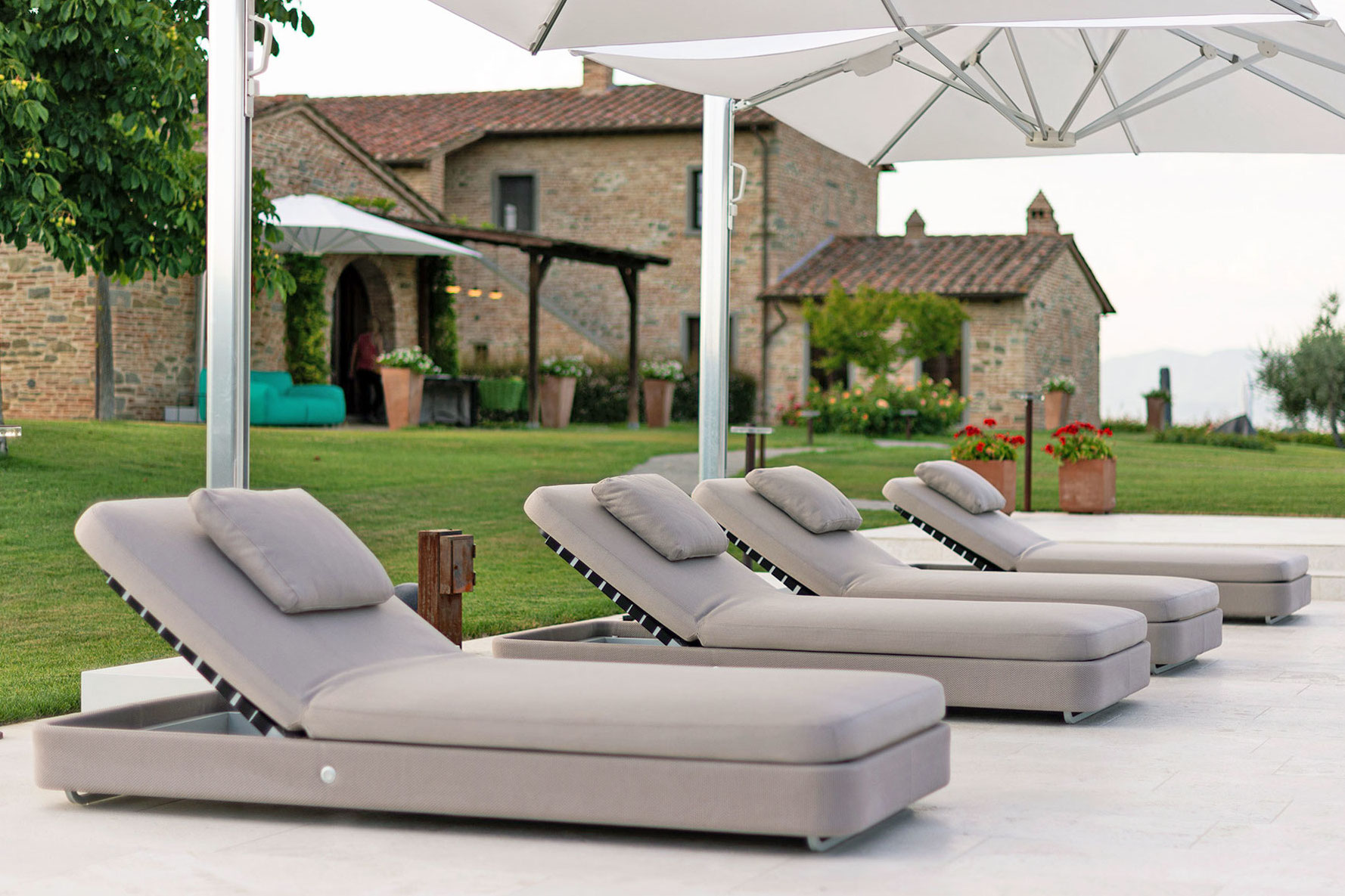 Lettino Cove by Paola Lenti